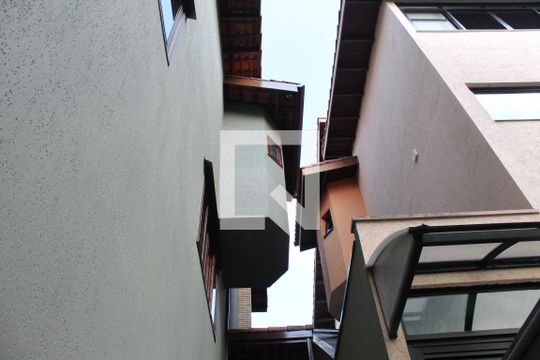 Quintal de casa de condomínio para alugar com 3 quartos, 350m² em Chácara Pavoeiro, Cotia