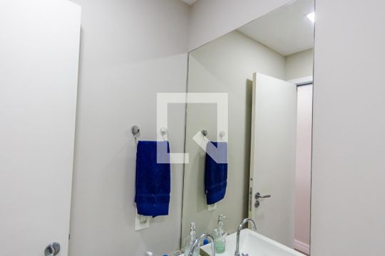 Banheiro de apartamento à venda com 2 quartos, 64m² em Vila Curuçá, Santo André