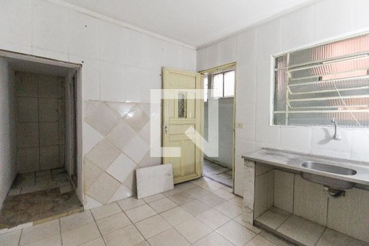 Studio de casa para alugar com 1 quarto, 20m² em Jardim Guaianazes, São Paulo
