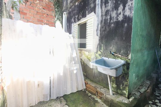 Área de Serviço de casa para alugar com 1 quarto, 20m² em Jardim Guaianazes, São Paulo