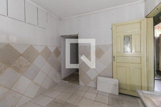 Studio de casa para alugar com 1 quarto, 20m² em Jardim Guaianazes, São Paulo