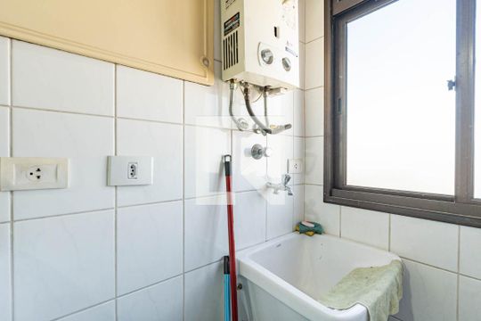 Cozinha de apartamento para alugar com 2 quartos, 55m² em Vila Arapuã, São Paulo