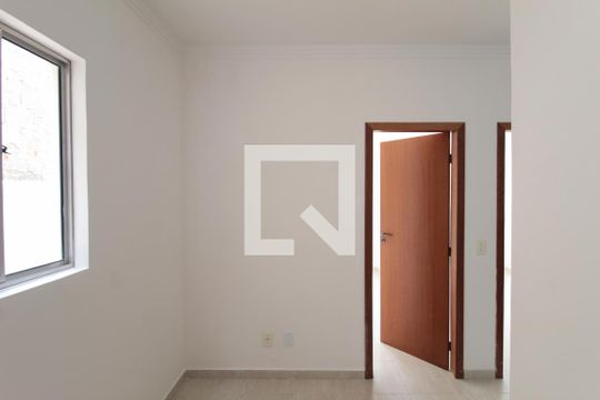 Sala de apartamento à venda com 2 quartos, 40m² em Jaqueline, Belo Horizonte