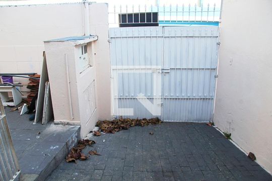 Garagem  de casa à venda com 3 quartos, 150m² em Jardim Monte Carmelo, Guarulhos