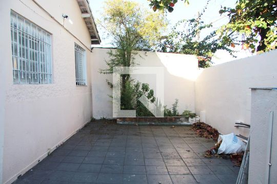Quintal  de casa à venda com 3 quartos, 150m² em Jardim Monte Carmelo, Guarulhos