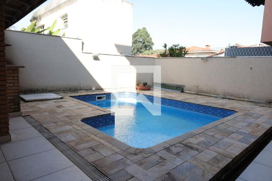 Piscina de casa à venda com 3 quartos, 350m² em Vila Nova Caledonia, São Paulo