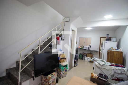 Sala de casa de condomínio à venda com 2 quartos, 55m² em Itaquera, São Paulo