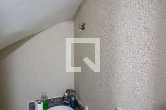 Lavabo de casa de condomínio à venda com 2 quartos, 55m² em Itaquera, São Paulo