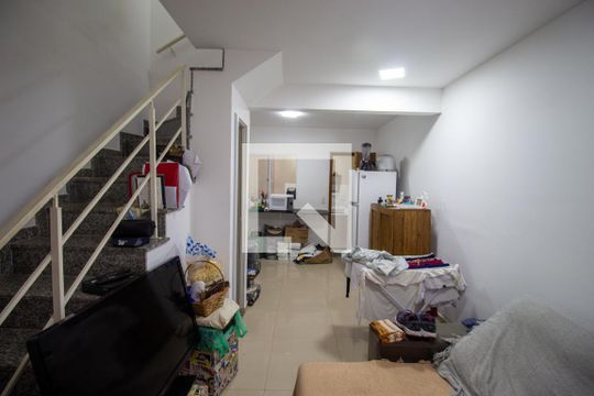Sala de casa de condomínio à venda com 2 quartos, 55m² em Itaquera, São Paulo
