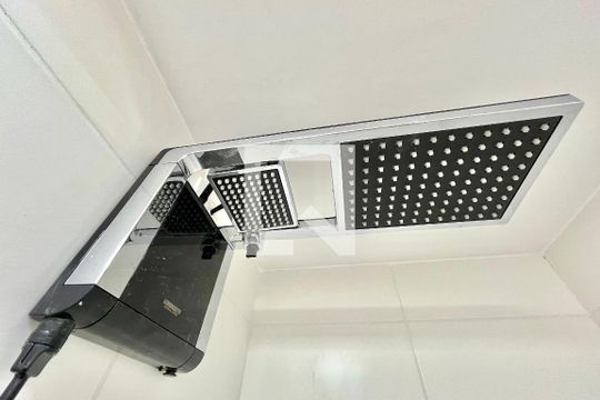 Banheiro de apartamento à venda com 2 quartos, 32m² em Jardim Itacolomi, São Paulo