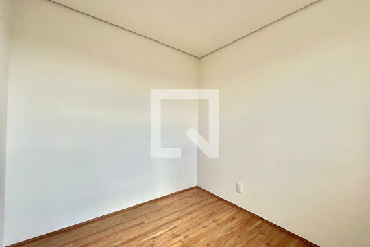 Quarto 1 de apartamento à venda com 2 quartos, 32m² em Jardim Itacolomi, São Paulo
