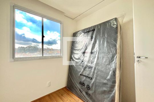Quarto 2 de apartamento à venda com 2 quartos, 32m² em Jardim Itacolomi, São Paulo