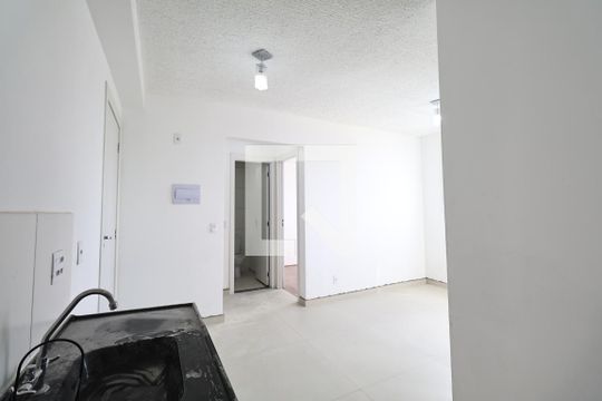 Cozinha de apartamento para alugar com 2 quartos, 35m² em Santa Maria, Santo André