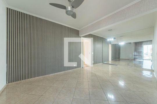 Sala de apartamento à venda com 3 quartos, 130m² em Vila Santo Estefano, São Paulo