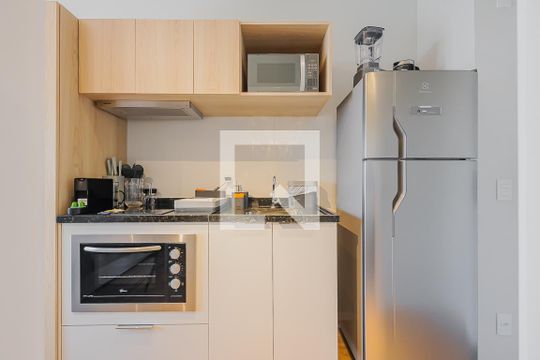 Cozinha de kitnet/studio para alugar com 1 quarto, 23m² em Vila Madalena, São Paulo