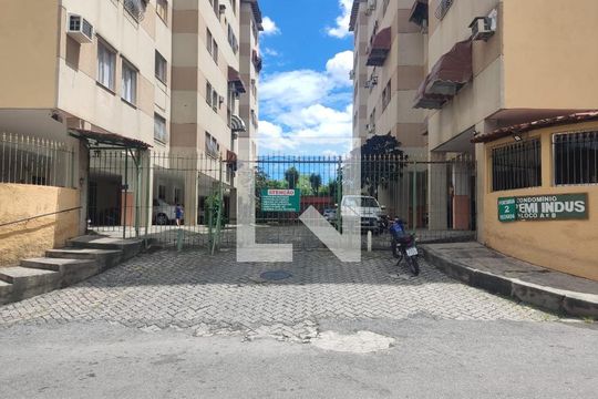 Fachada de apartamento para alugar com 2 quartos, 52m² em Sete Pontes, São Gonçalo
