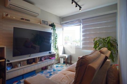 Sala de apartamento à venda com 2 quartos, 64m² em São Sebastião, Porto Alegre