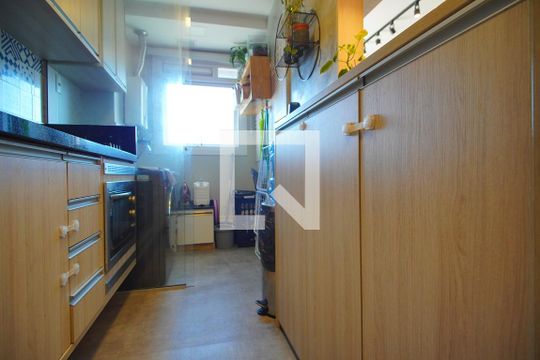 Cozinha de apartamento à venda com 2 quartos, 64m² em São Sebastião, Porto Alegre