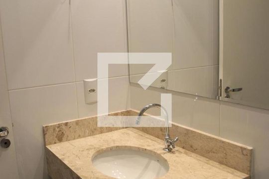 Banheiro de apartamento para alugar com 1 quarto, 64m² em Setor Aeroporto, Goiânia