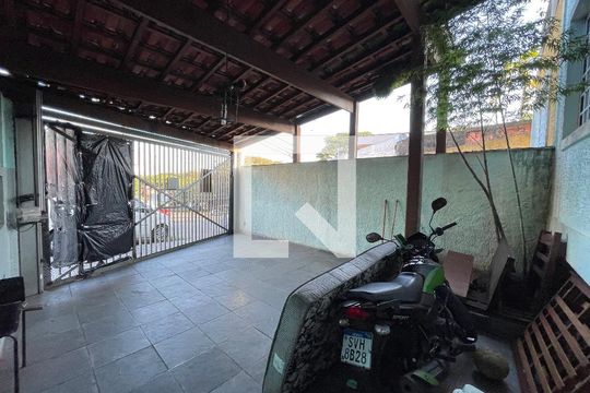 Garagem de casa à venda com 4 quartos, 170m² em Jardim Alvorada (zona Oeste), São Paulo