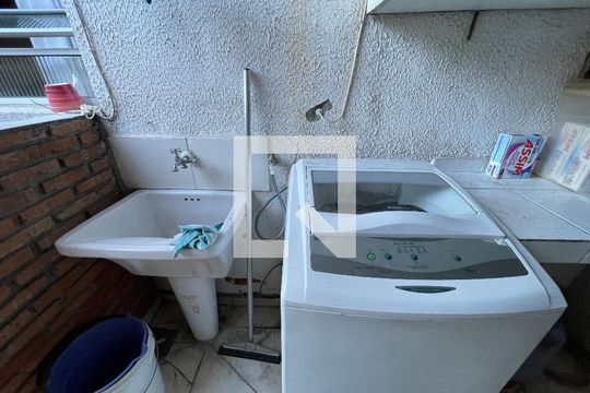 Área de Serviço de casa à venda com 4 quartos, 170m² em Jardim Alvorada (zona Oeste), São Paulo