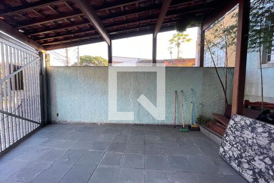 Garagem de casa à venda com 4 quartos, 170m² em Jardim Alvorada (zona Oeste), São Paulo