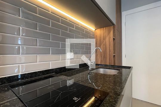Cozinha de kitnet/studio à venda com 1 quarto, 24m² em Pinheiros, São Paulo