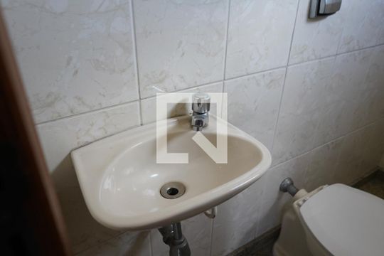 Banheiro de Serviço de apartamento à venda com 4 quartos, 134m² em Vila Prudente, São Paulo