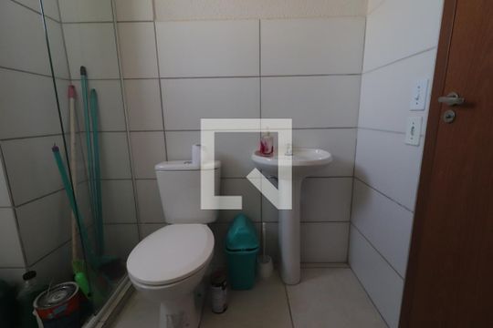 Banheiro de apartamento à venda com 2 quartos, 45m² em Canudos, Novo Hamburgo