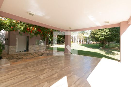 Garagem de casa à venda com 5 quartos, 607m² em Braúnas, Belo Horizonte
