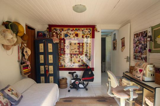 Quarto 2 de casa para alugar com 5 quartos, 2100m² em Vargem Grande, Rio de Janeiro