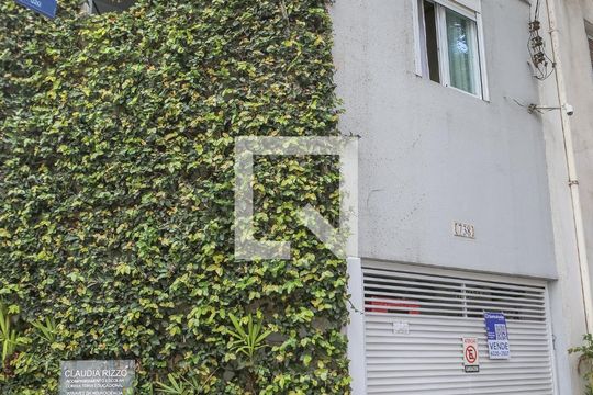 Fachada de casa à venda com 3 quartos, 160m² em Vila Romana, São Paulo