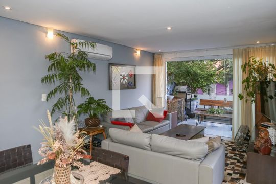 Casa à venda com 3 quartos, 160m² em Vila Romana, São Paulo