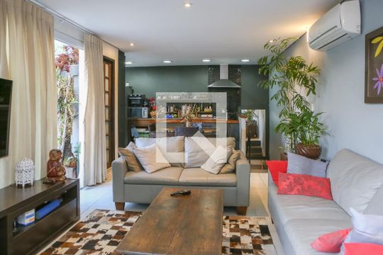 Sala de casa à venda com 3 quartos, 160m² em Vila Romana, São Paulo