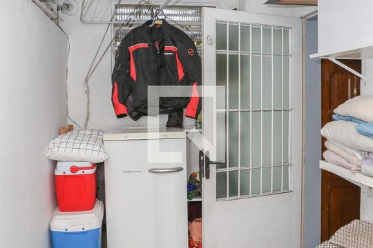 Área de Serviço de casa à venda com 3 quartos, 160m² em Vila Romana, São Paulo