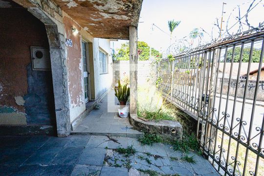 Garagem de casa à venda com 3 quartos, 500m² em São Francisco, Belo Horizonte