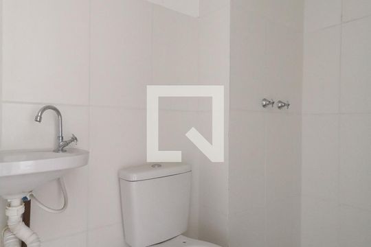 Banheiro de apartamento à venda com 2 quartos, 42m² em Encantado, Rio de Janeiro