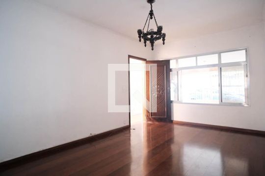 Casa para alugar com 3 quartos, 145m² em Jardim Aricanduva, São Paulo