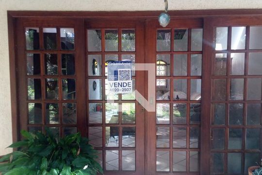 Placa de casa de condomínio à venda com 4 quartos, 250m² em Retiro do Chale, Brumadinho