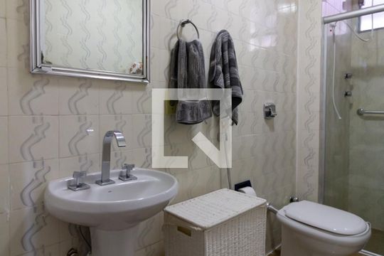 Banheiro social de apartamento à venda com 4 quartos, 160m² em Leblon, Rio de Janeiro