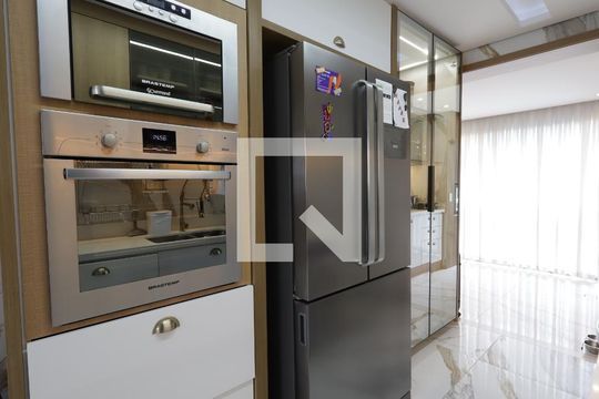 Cozinha de apartamento à venda com 3 quartos, 138m² em Vila Andrade, São Paulo