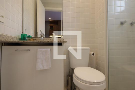 Banheiro da Suíte 1 de apartamento à venda com 3 quartos, 138m² em Vila Andrade, São Paulo
