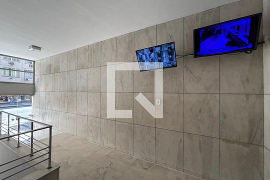 Portaria de kitnet/studio para alugar com 1 quarto, 36m² em Copacabana, Rio de Janeiro