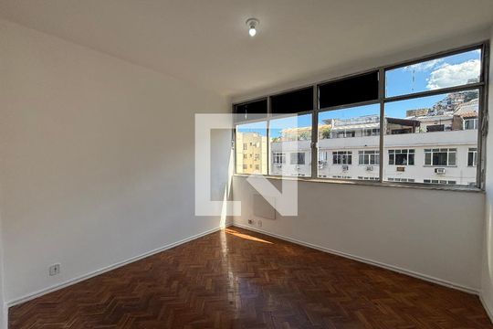 Kitnet/Studio para alugar com 1 quarto, 36m² em Copacabana, Rio de Janeiro