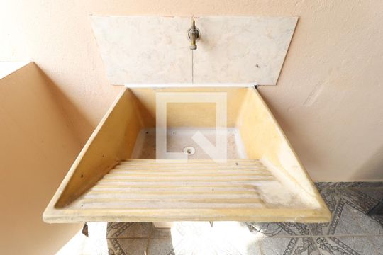 Área de Serviço de casa para alugar com 1 quarto, 28m² em Vila Nova Carolina, São Paulo