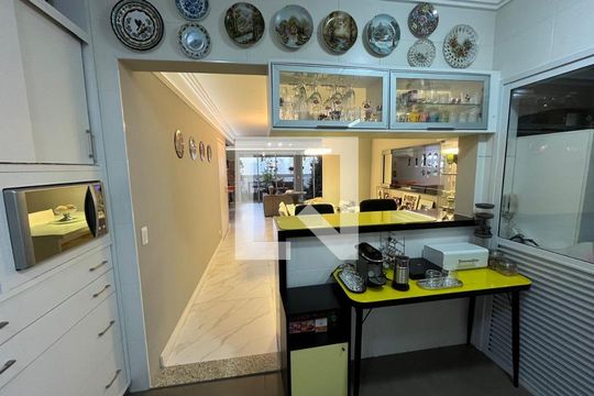 Cozinha de apartamento à venda com 3 quartos, 156m² em Santa Paula, São Caetano do Sul