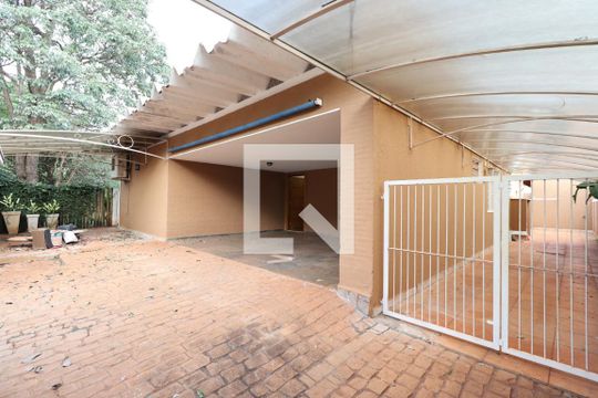 Garagem de casa para alugar com 6 quartos, 440m² em Jardim Recreio, Ribeirão Preto