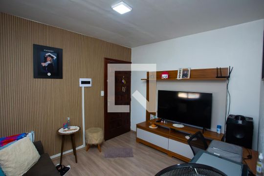 Apartamento à venda com 2 quartos, 46m² em Guajuviras, Canoas