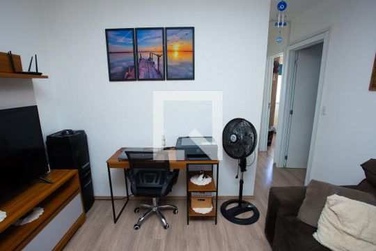 Sala de apartamento à venda com 2 quartos, 46m² em Guajuviras, Canoas