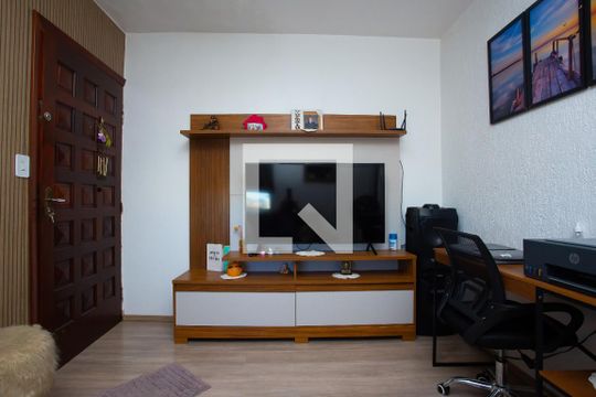 Sala de apartamento à venda com 2 quartos, 46m² em Guajuviras, Canoas